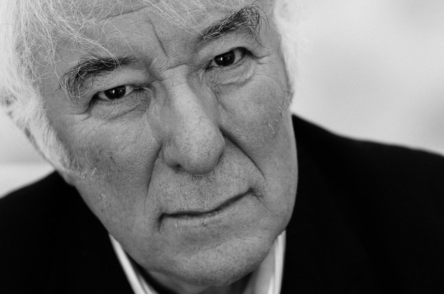 Celebrated Irish poet Seamus Heaney pictured in the green room at the Guardian Hay Festival 2006. Picture by Justin Griffiths-Williams. 29/5//06 All rights ©2006 Justin Griffiths-Williams Tel:02085339882 Mob:07850053473